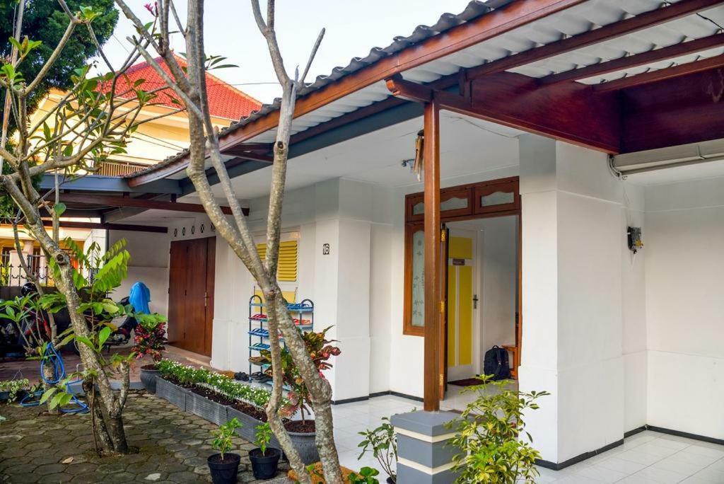 Rumah Larasati Μαλάνγκ Εξωτερικό φωτογραφία